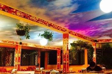 هتل Y Restaurante Rincón Familiar
