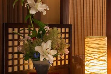 ریوکان Yamamizuki Urara Tsutaya