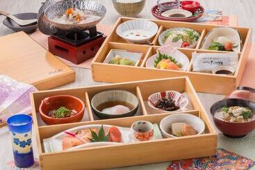ریوکان Yamamizuki Urara Tsutaya