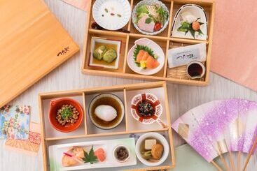 ریوکان Yamamizuki Urara Tsutaya