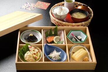 ریوکان Yamamizuki Urara Tsutaya