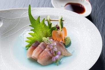 ریوکان Yamamizuki Urara Tsutaya