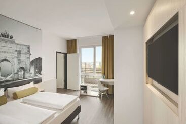 هتل Super 8 By Wyndham Hamburg Mitte