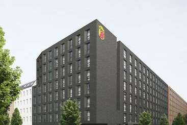 هتل Super 8 By Wyndham Hamburg Mitte