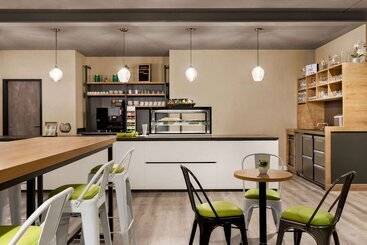 هتل Super 8 By Wyndham Hamburg Mitte