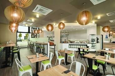 هتل Super 8 By Wyndham Hamburg Mitte
