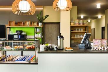 هتل Super 8 By Wyndham Hamburg Mitte