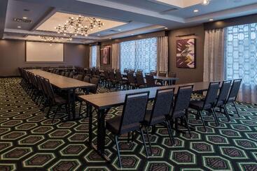 هتل Hampton Inn & Suites Winstonsalem Downtown