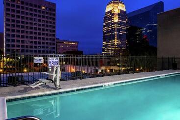 هتل Hampton Inn & Suites Winstonsalem Downtown