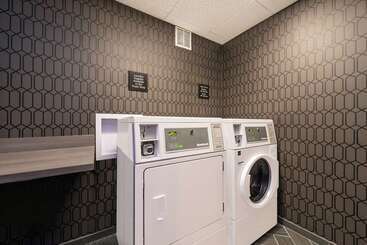 هتل Hampton Inn & Suites Winstonsalem Downtown