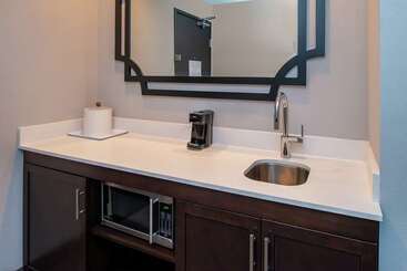 هتل Hampton Inn & Suites Winstonsalem Downtown