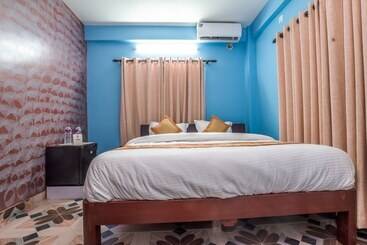 هتل Omega By Oyo Rooms