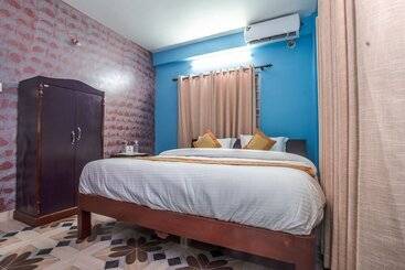 هتل Omega By Oyo Rooms