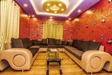 هتل Omega By Oyo Rooms