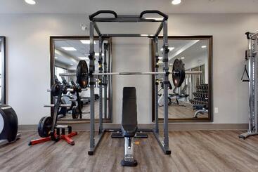 هتل Staybridge Suites Waterloo  St. Jacobs Area