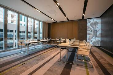 هتل Al Bandar Rotana – Dubai Creek