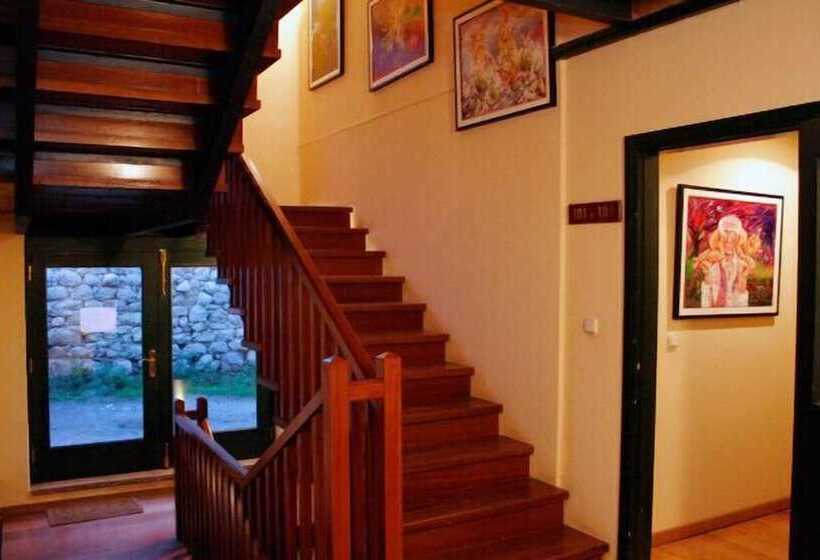 فندق فئة نجمة واحدة Hosteria Del Huerna