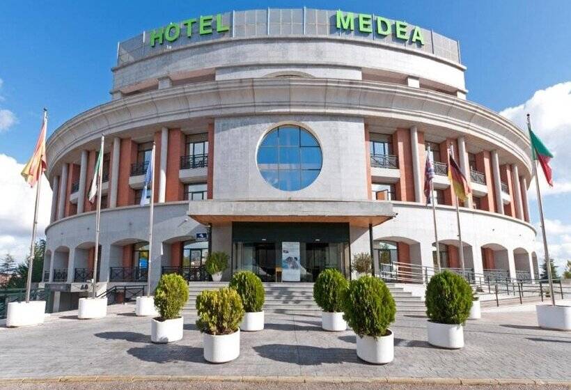 هتل AZZ Merida Medea