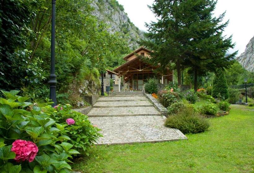 فندق La Casona De Mestas