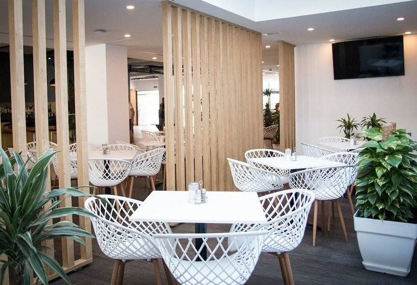Planet Hotels One