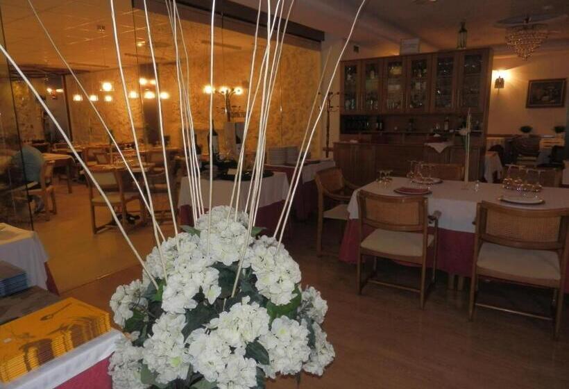 هتل Restaurante Salvadora