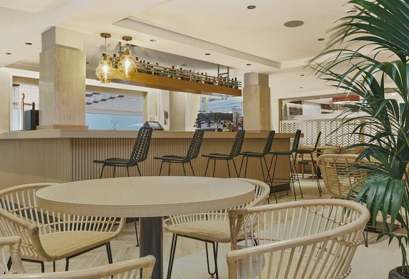 Universal Aparthotel Don Camilo