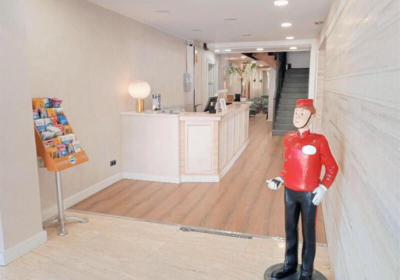 Fotos del hotel 153:  3