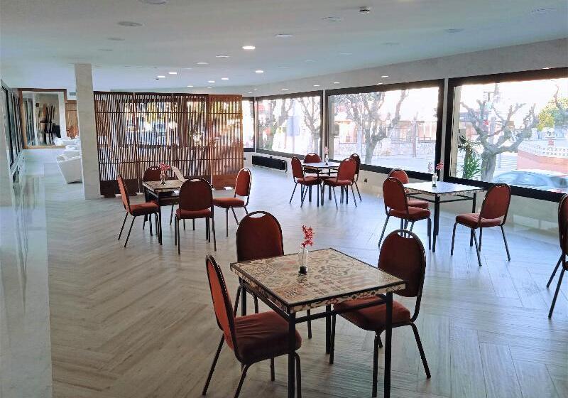 Hotel 153