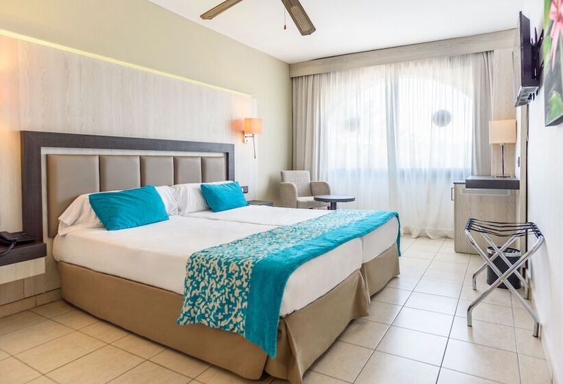 Hotel Fergus Style Bahamas