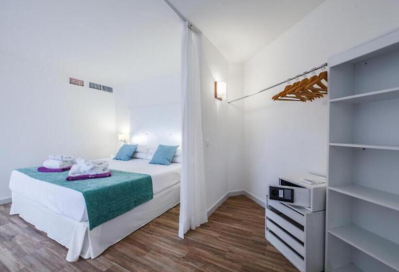 Hotel Fergus Style Cala Blanca Suites