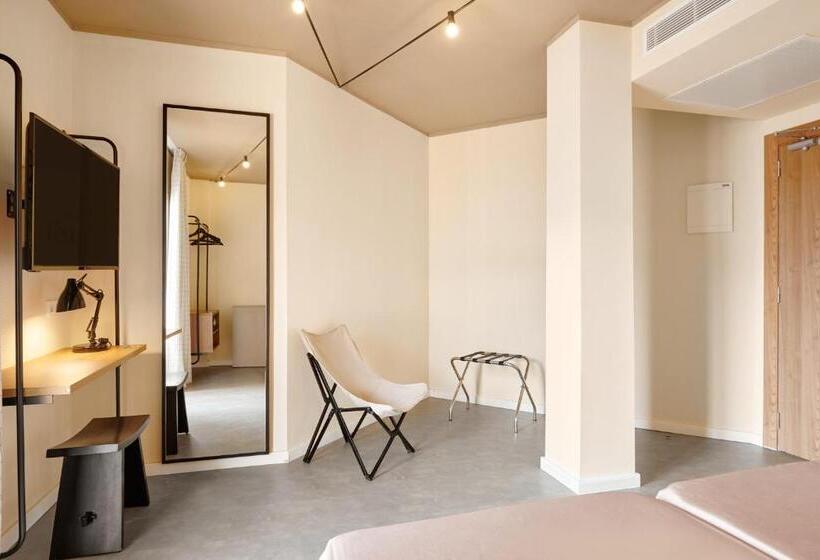 هتل tent Palmanova