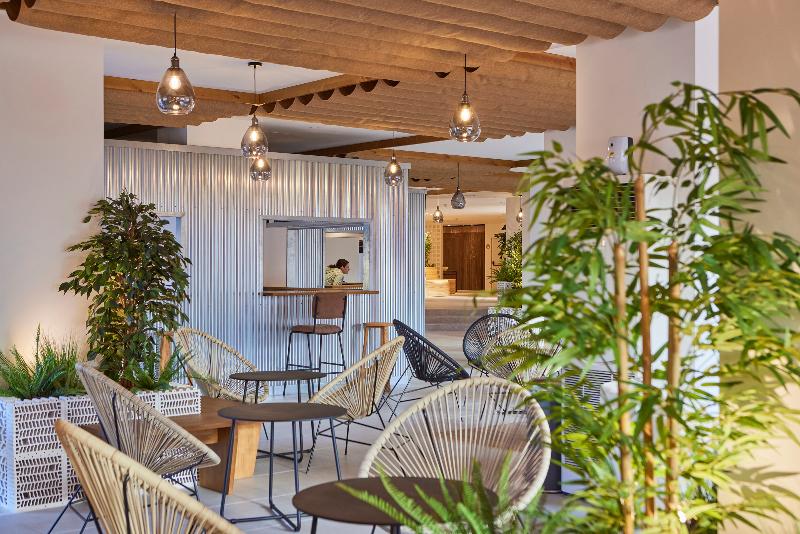 هتل tent Palmanova