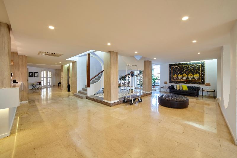 ホテル Tres Torres