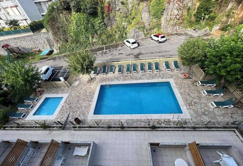 Apartamentos Los Arces