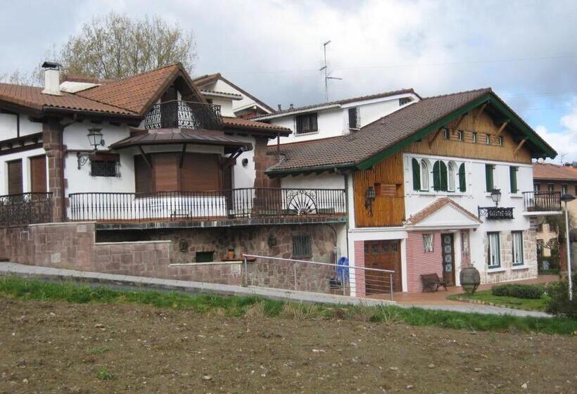 هتل Gurutzeberri