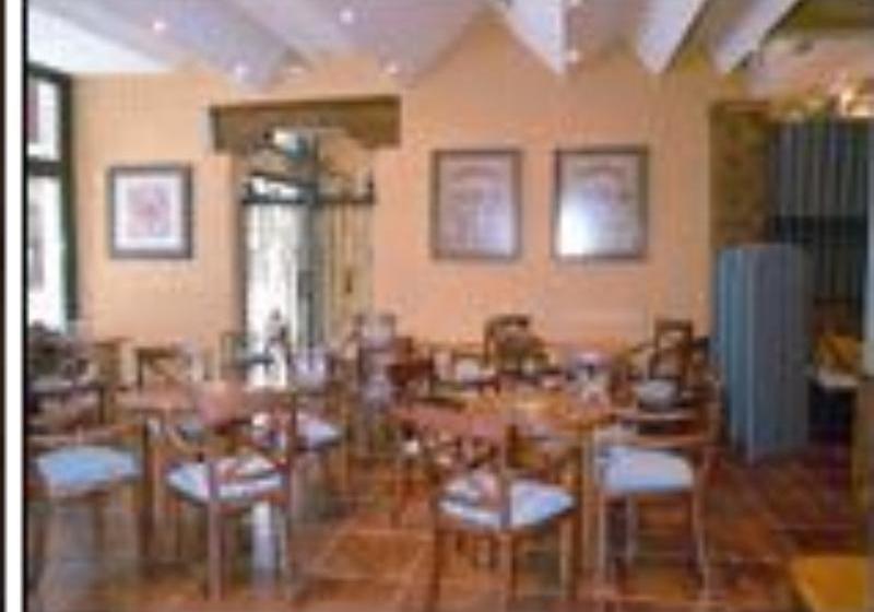 בית מלון כפרי Husa Alarde