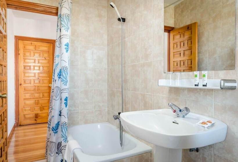 Fotos del hotel Surfances:  28