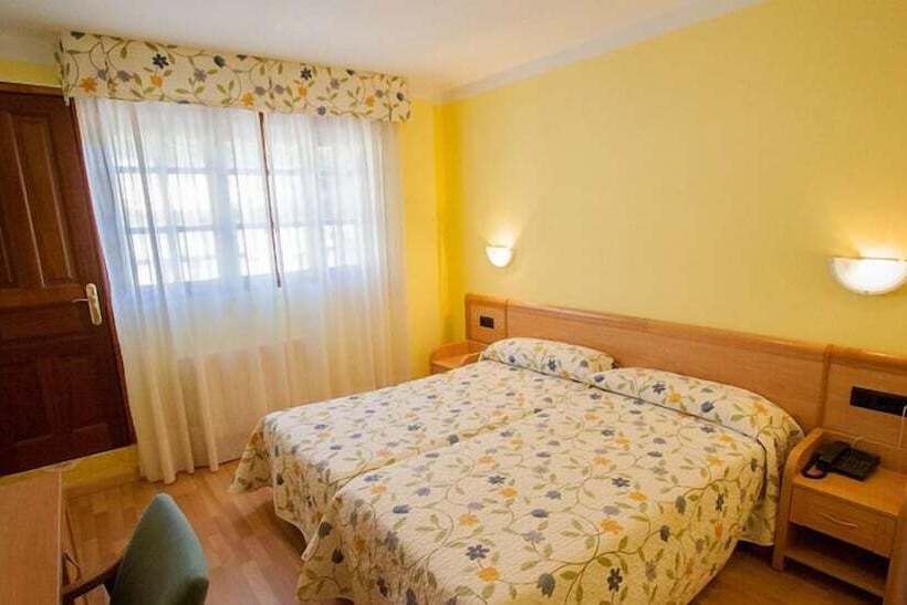 Fotos del hotel Surfances:  6