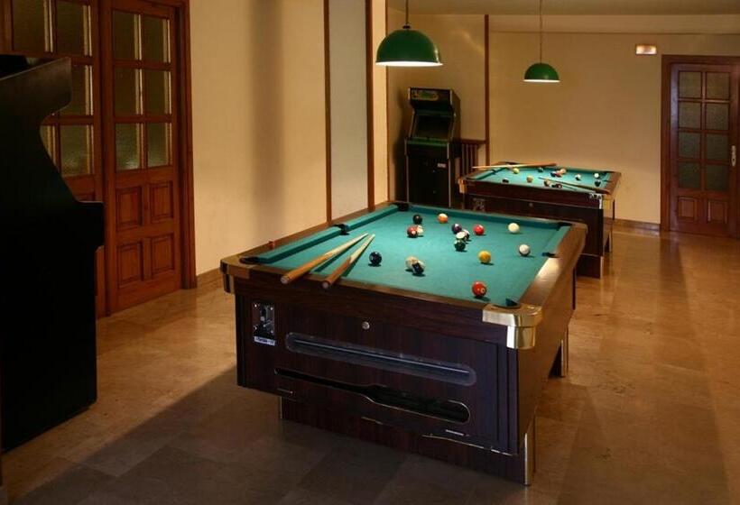 فندق Villa De Canfranc
