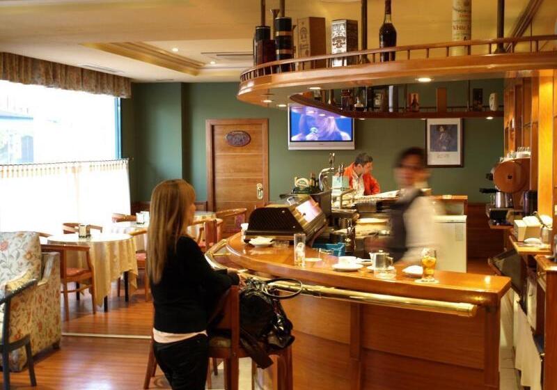 Otel Aeropuerto Ifema Madrid Torre Hogar Premium