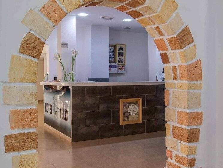 فندق Felix