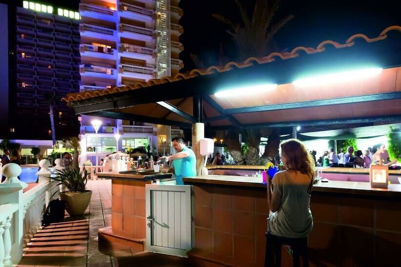 Hotel Izán Cavanna