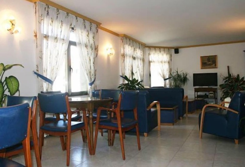 هتل La Noyesa  Superior