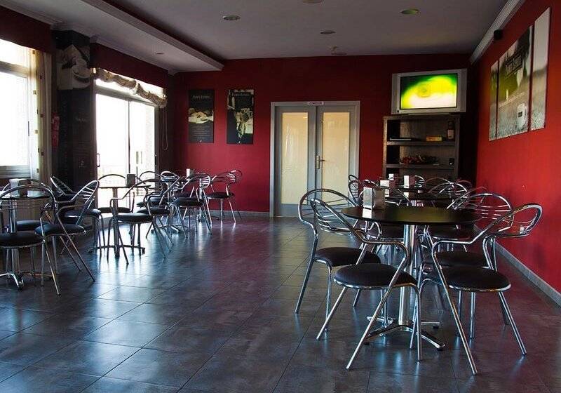 هتل Hostal Las Vegas