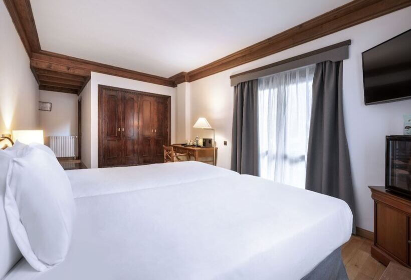 هتل Meliá de Tredós