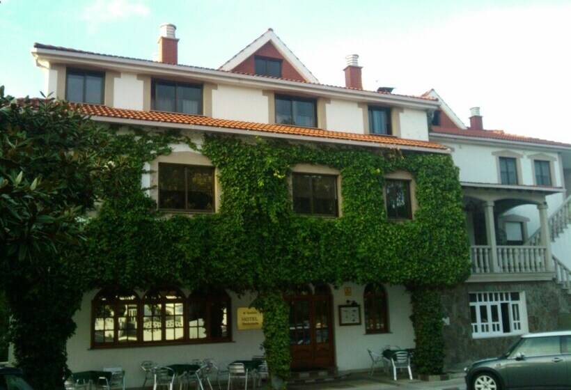 هتل O Castelo