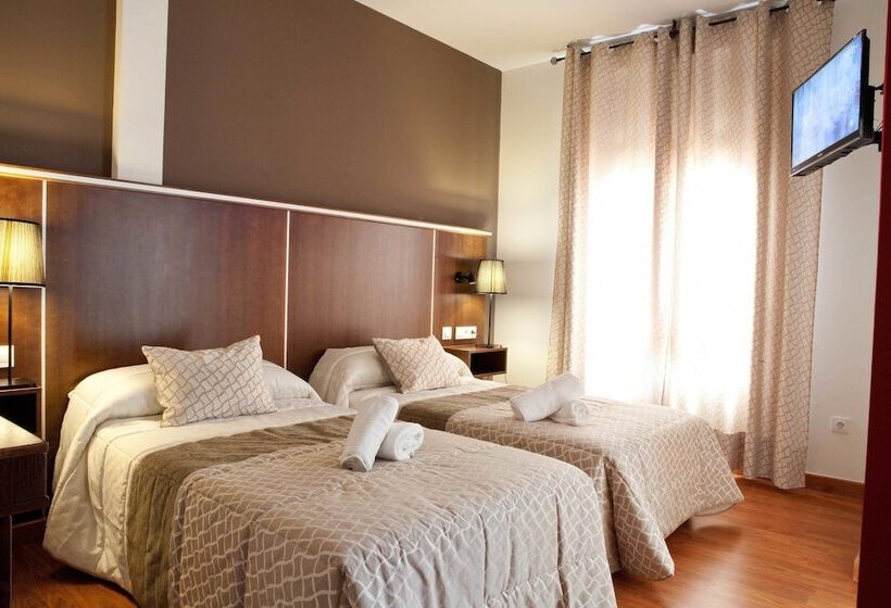 Hotel Plaza Manjon