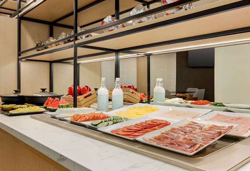 酒店 Ramada By Wyndham Madrid Tres Cantos