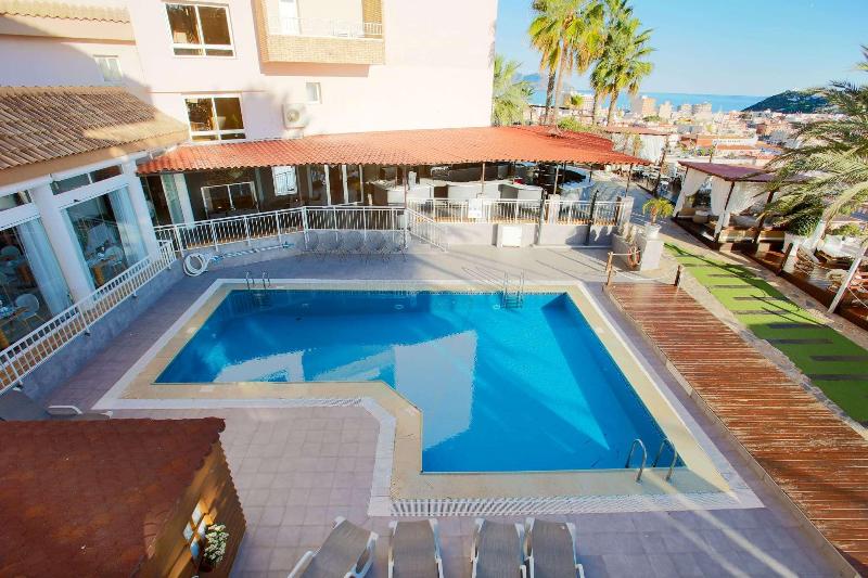 هتل Ramada Resort by Wyndham Puerto de Mazarron