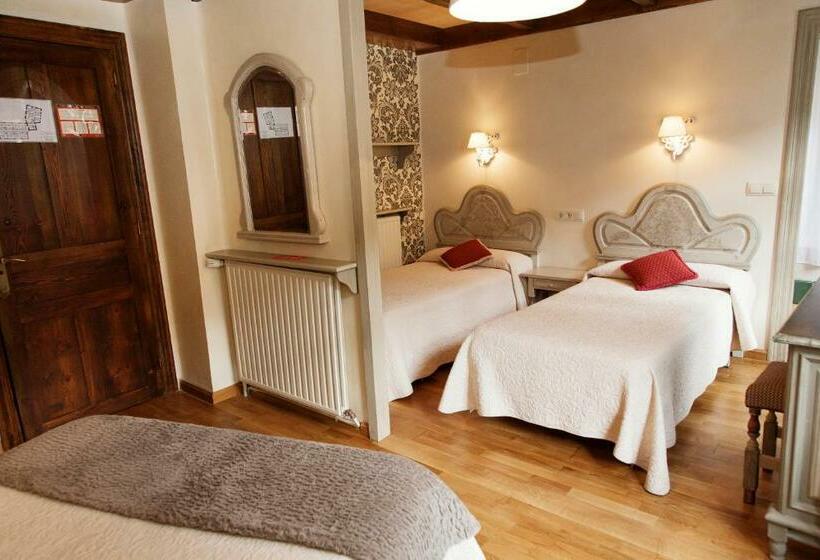 هتل Villa De Torla
